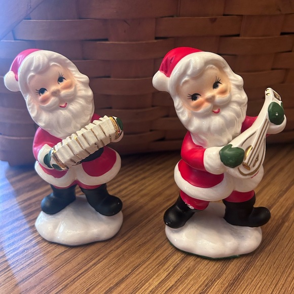vintage Christmas santa figurines Set of 2 musical instruments accordion banjo - Picture 1 of 8